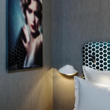 Handsome Hotel
