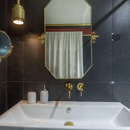 Handsome Hotel 3*