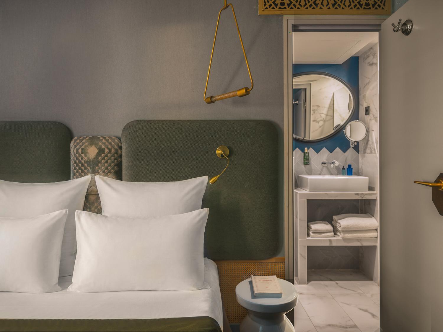 Handsome Hotel